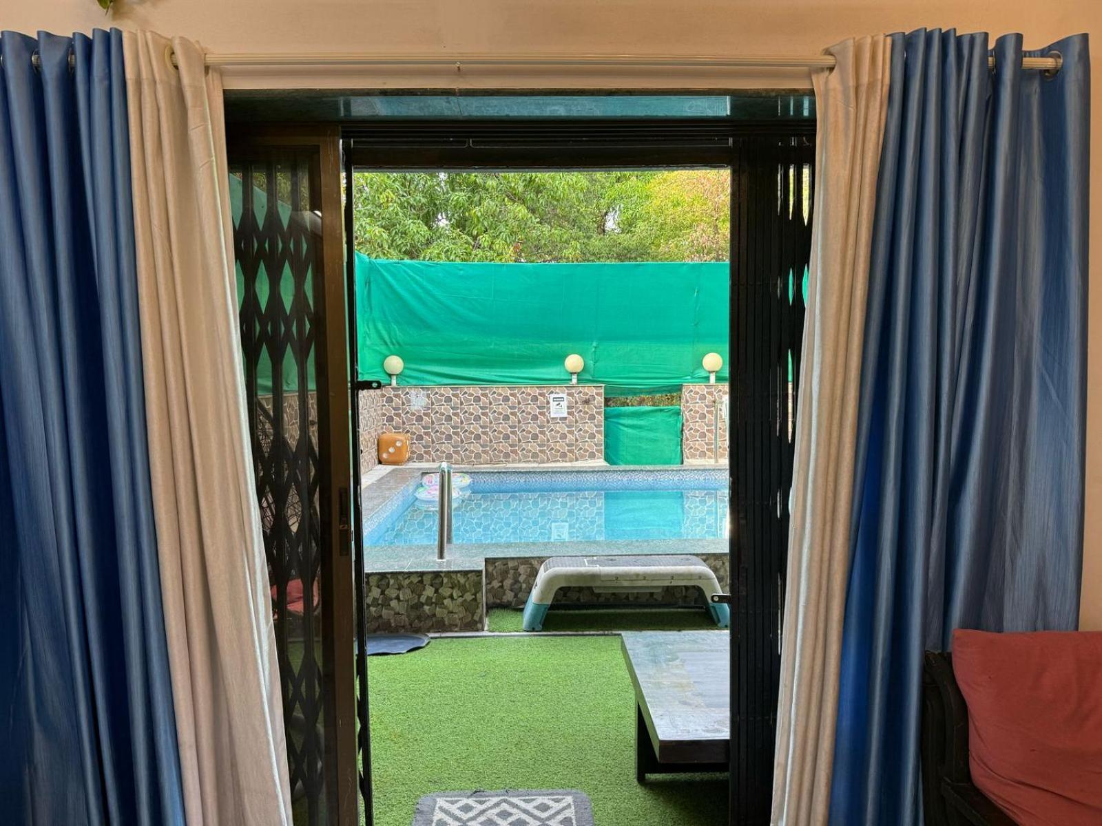 Вилла Blue Heaven- Lonavala 2 Bhk With Private Pool! Экстерьер фото